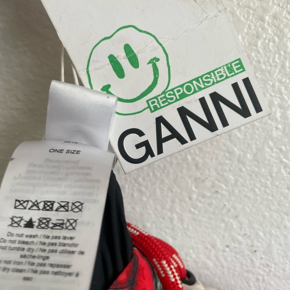 GANNI Recycled Tec Seasonal Drawstring Clinch Bucket Bag Rose Brazil Print - Picture 8 of 11